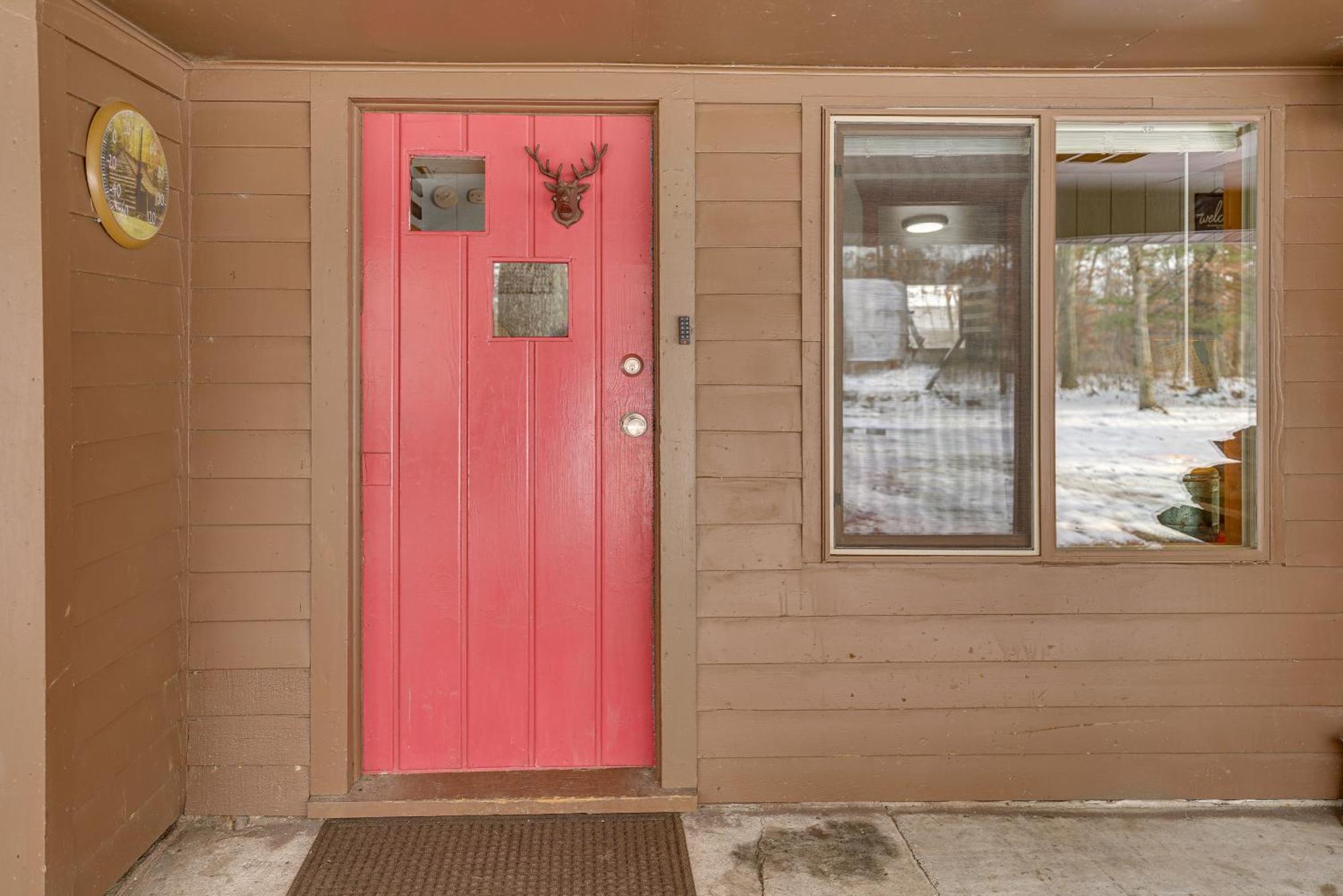 Pet-friendly About 4 Mi To Lake! *