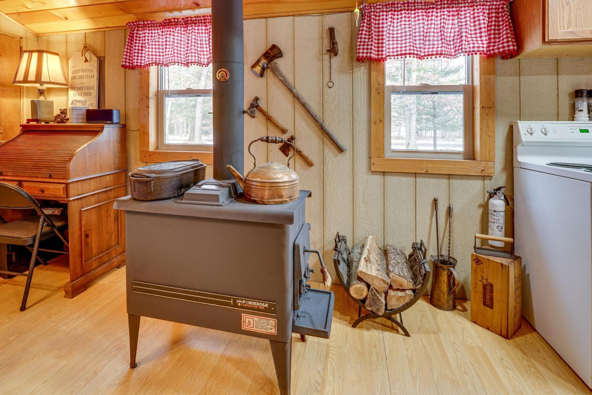 Pet-friendly About 4 Mi To Lake! *